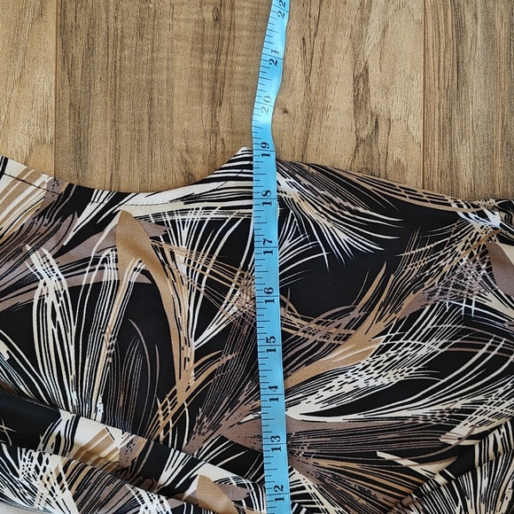 EUC Patterned Faux Wrap Dress - Picture 4 of 6